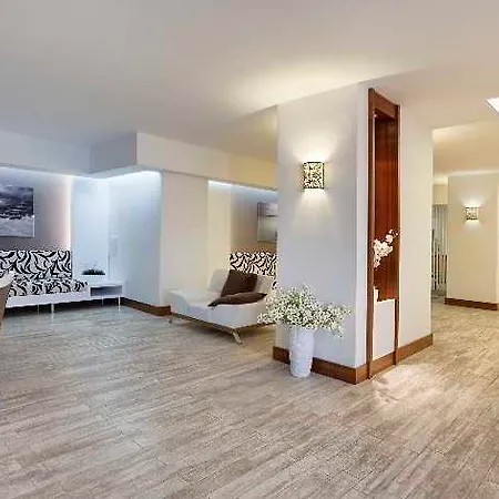 Hotel Gabrali & 3*