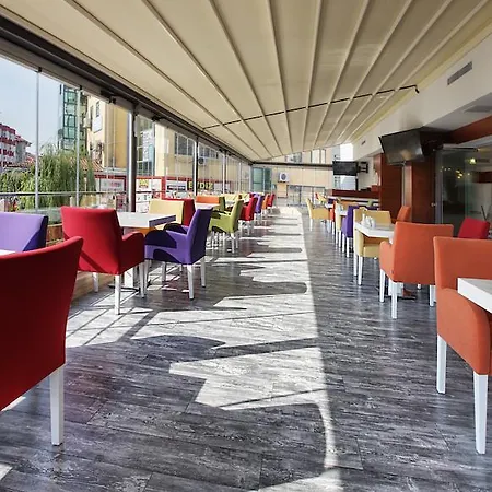 Gabrali & Hotel 3*
